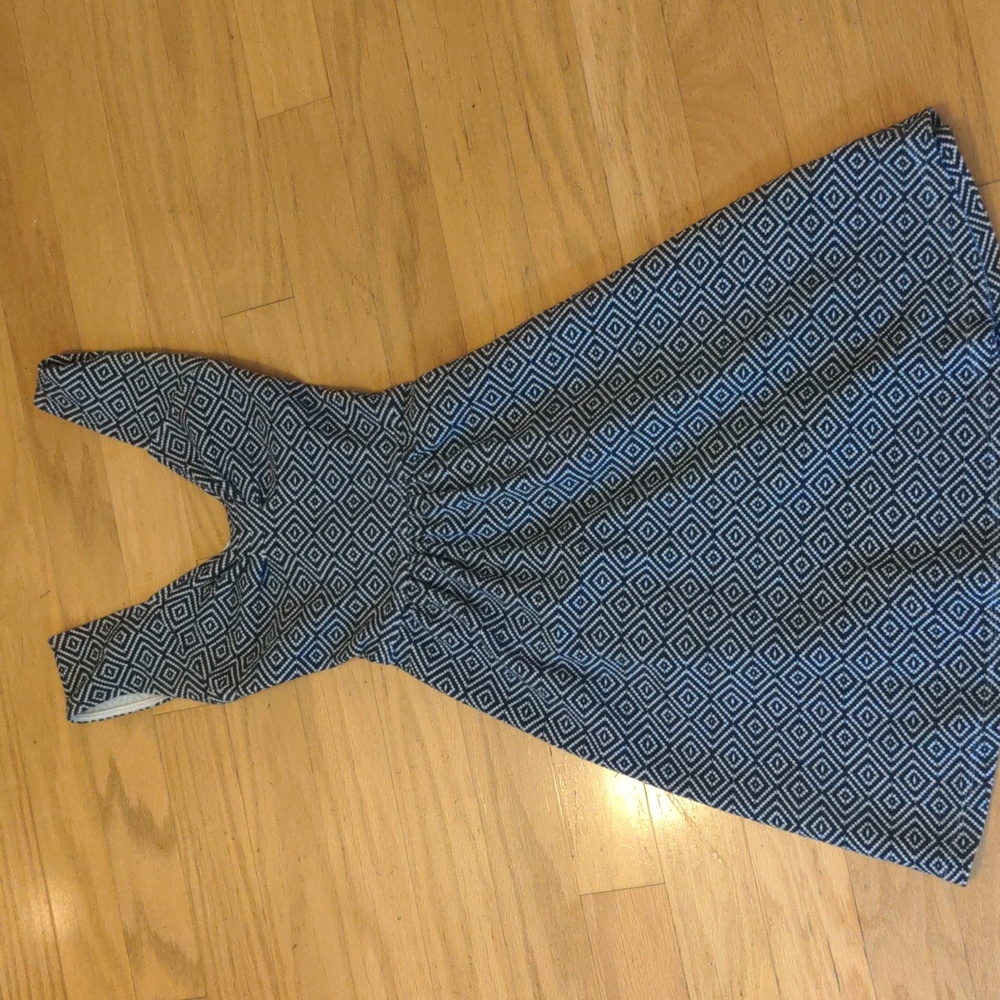 Elegant Blue Geometric Pattern Dress